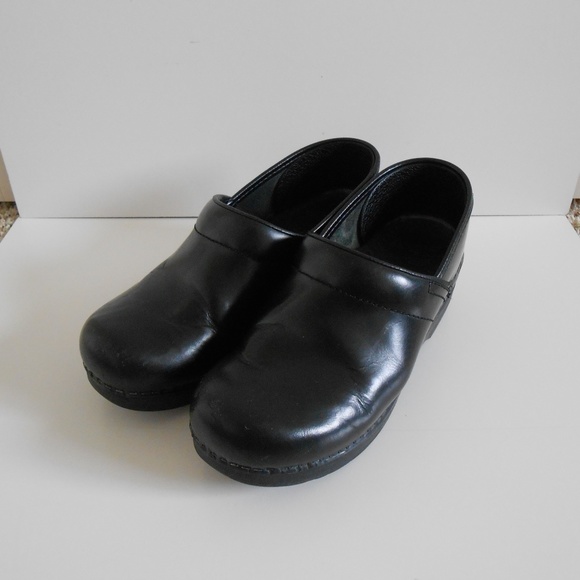 Dansko Shoes - Dansko Black Leather Clog